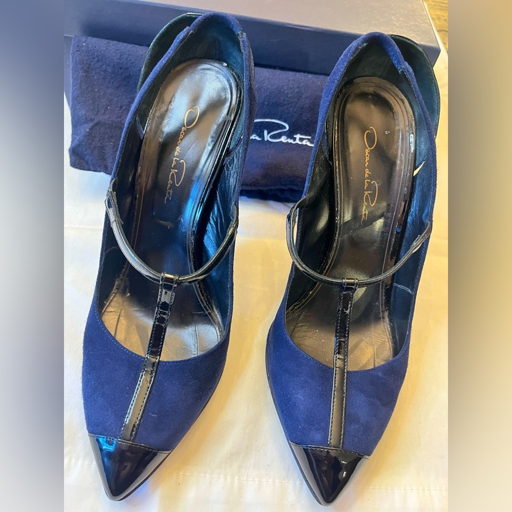 Oscar de la Renta Navy Blue & Black T-STRAP LEATHER FEDRA PUMPS Size 37, ITALY
